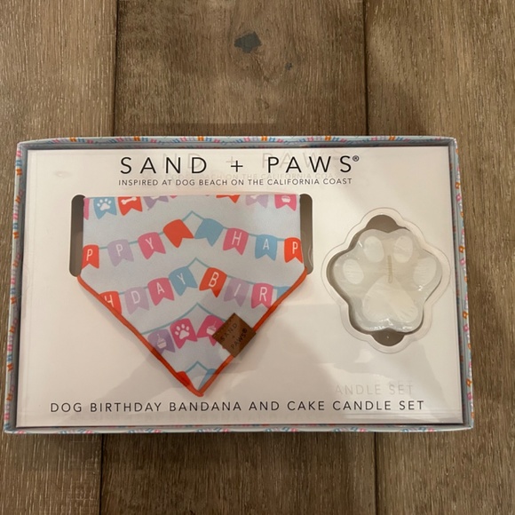 “New with box”  Sand + Paws Dog birthday Bandana & Candle - Picture 4 of 8